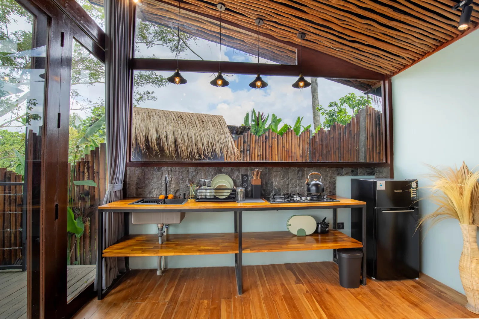 Secluded Jungle Retreat 1 Bedroom Cottage in Ubud